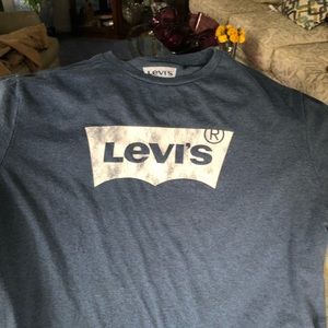 Levi’s T-shirt